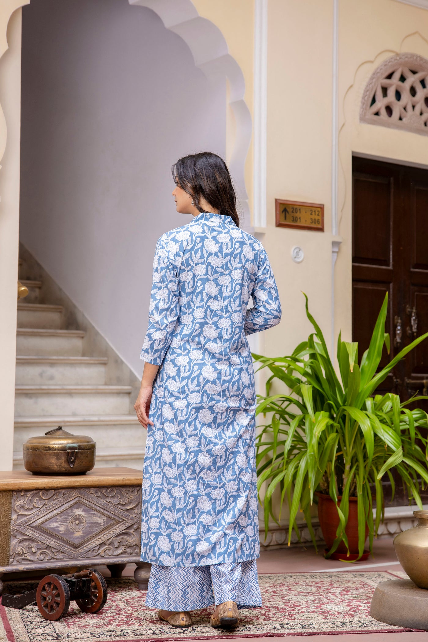 Full Sleeve Collared Neck Kurta